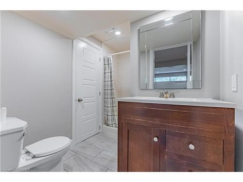 38 Black Walnut Drive, Kitchener, ON - Indoor Photo Showing Bathroom