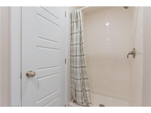 38 Black Walnut Drive, Kitchener, ON - Indoor Photo Showing Bathroom