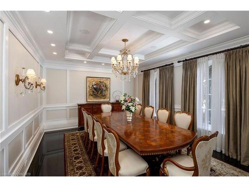 1092 Argyle Drive, Oakville, ON - Indoor Photo Showing Dining Room