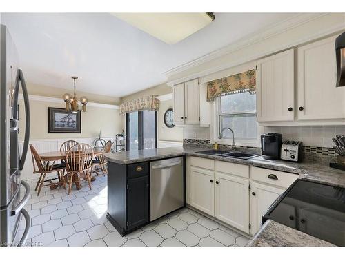 5344 Durie Road, Peel, ON - Indoor Photo Showing Kitchen With Double Sink