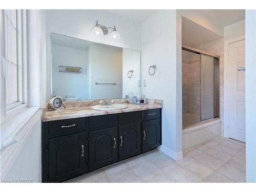 5344 Durie Road, Peel, ON - Indoor Photo Showing Bathroom