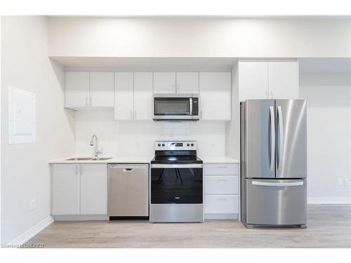 Uph 50-50 Herrick Avenue, St. Catharines, ON - Indoor Photo Showing Kitchen With Stainless Steel Kitchen