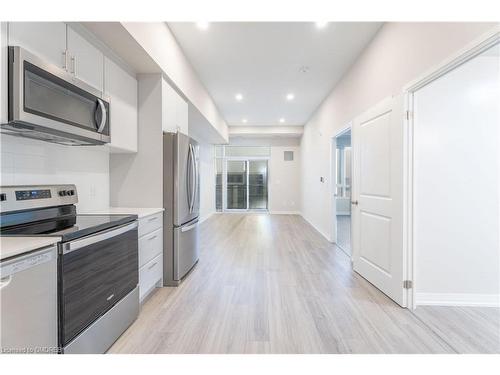 Uph 50-50 Herrick Avenue, St. Catharines, ON - Indoor Photo Showing Kitchen With Stainless Steel Kitchen