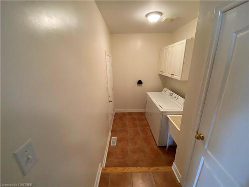 373 Creek Path Avenue, Oakville, ON - Indoor Photo Showing Laundry Room