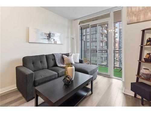 1811-5033 Four Springs Avenue, Mississauga, ON - Indoor Photo Showing Living Room