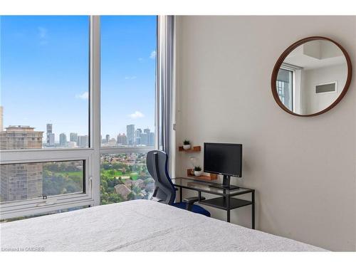 1811-5033 Four Springs Avenue, Mississauga, ON - Indoor Photo Showing Bedroom