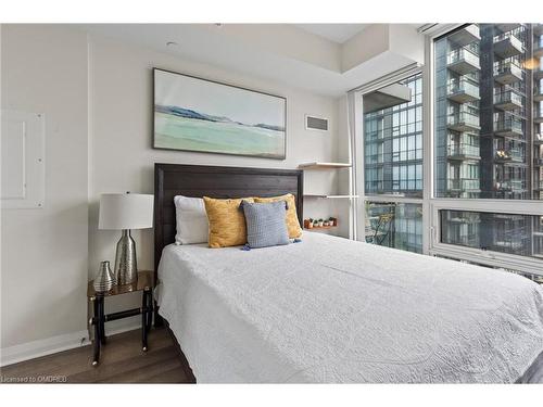 1811-5033 Four Springs Avenue, Mississauga, ON - Indoor Photo Showing Bedroom