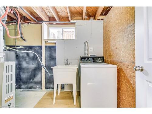 146 Manning Avenue, Hamilton, ON - Indoor Photo Showing Laundry Room