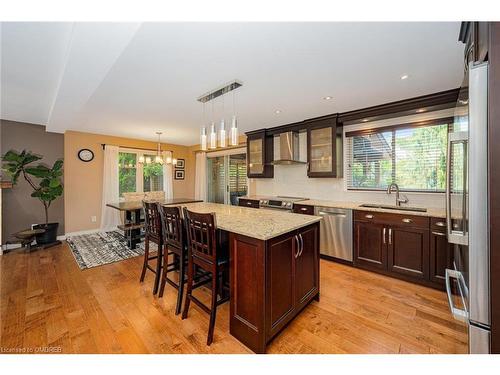 10 Baylor Crescent, Georgetown, ON - Indoor Photo Showing Kitchen