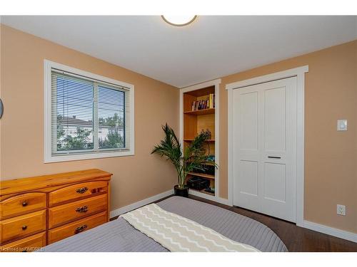 10 Baylor Crescent, Georgetown, ON - Indoor Photo Showing Bedroom