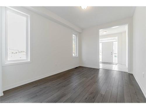 1430 Rose Way, Milton, ON - Indoor Photo Showing Other Room