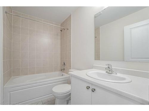 1430 Rose Way, Milton, ON - Indoor Photo Showing Bathroom