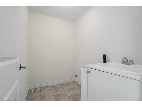 1430 Rose Way, Milton, ON - Indoor