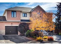 4002 Alexan Crescent  Burlington, ON L7M 5A8