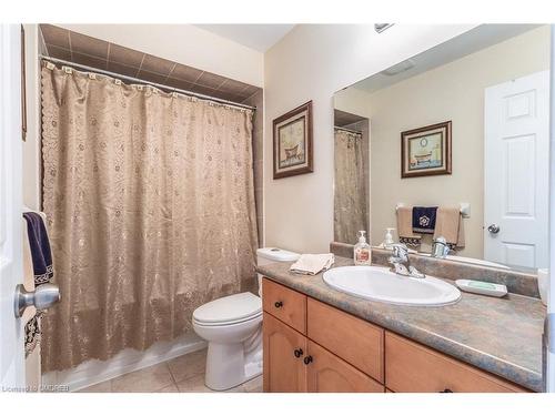 4002 Alexan Crescent, Burlington, ON - Indoor Photo Showing Bathroom