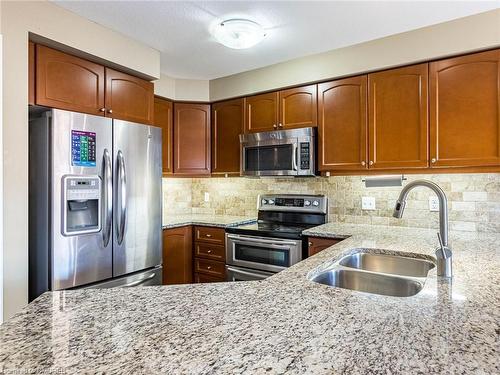 101 Norma Crescent, Guelph, ON - Indoor Photo Showing Kitchen With Stainless Steel Kitchen With Double Sink With Upgraded Kitchen