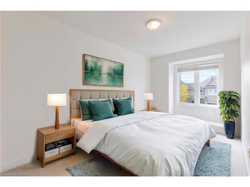 2404 Whistling Springs Crescent, Oakville, ON - Indoor Photo Showing Bedroom