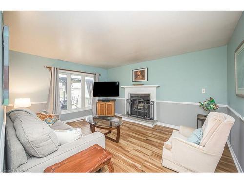 61041 Regional Road 27, Wainfleet, ON - Indoor Photo Showing Living Room