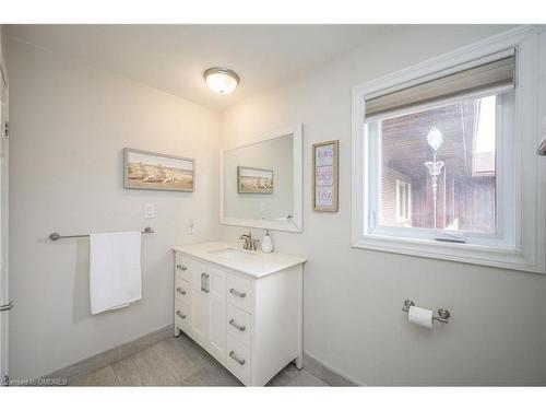 61041 Regional Road 27, Wainfleet, ON - Indoor Photo Showing Bathroom