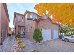 3897 Honey Locust Trail  Mississauga, ON L5N 6X4