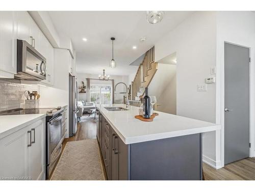 14 Munay Lane, Ancaster, ON - Indoor Photo Showing Kitchen With Upgraded Kitchen