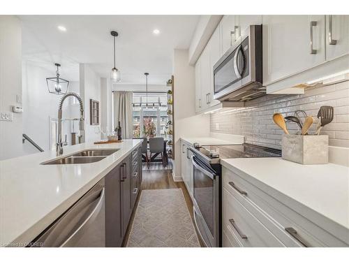 14 Munay Lane, Ancaster, ON - Indoor Photo Showing Kitchen With Double Sink With Upgraded Kitchen