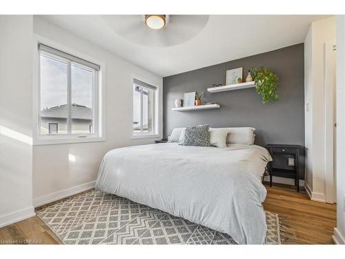 14 Munay Lane, Ancaster, ON - Indoor Photo Showing Bedroom