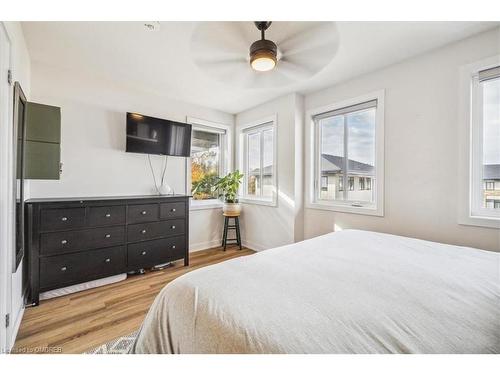 14 Munay Lane, Ancaster, ON - Indoor Photo Showing Bedroom