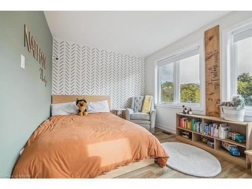 14 Munay Lane, Ancaster, ON - Indoor Photo Showing Bedroom