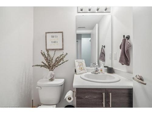 14 Munay Lane, Ancaster, ON - Indoor Photo Showing Bathroom