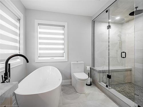 3390 Fox Run Circle, Oakville, ON - Indoor Photo Showing Bathroom