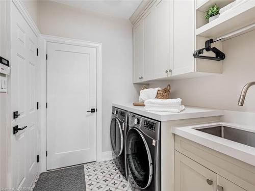 3390 Fox Run Circle, Oakville, ON - Indoor Photo Showing Laundry Room