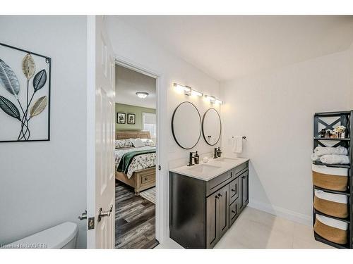 58 Dublin Drive, Hamilton, ON - Indoor Photo Showing Bathroom