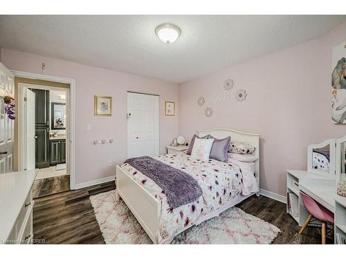 58 Dublin Drive, Hamilton, ON - Indoor Photo Showing Bedroom