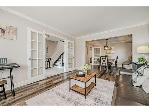 58 Dublin Drive, Hamilton, ON - Indoor Photo Showing Living Room