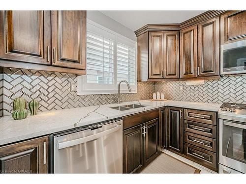 58 Dublin Drive, Hamilton, ON - Indoor Photo Showing Kitchen With Stainless Steel Kitchen With Double Sink With Upgraded Kitchen