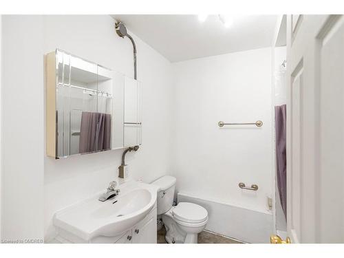 69 Griffith Street, Welland, ON - Indoor Photo Showing Bathroom