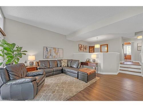 8-177 Main Street W, Grimsby, ON - Indoor Photo Showing Living Room