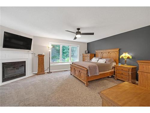 8-177 Main Street W, Grimsby, ON - Indoor Photo Showing Bedroom