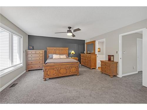 8-177 Main Street W, Grimsby, ON - Indoor Photo Showing Bedroom