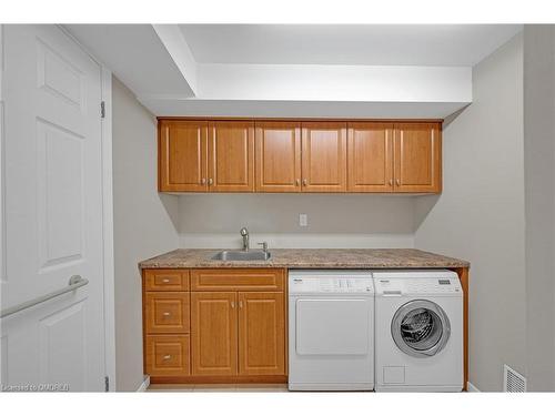 8-177 Main Street W, Grimsby, ON - Indoor Photo Showing Laundry Room