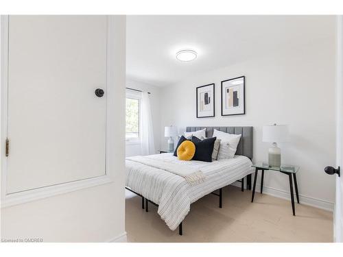 46 Upper Walker Avenue, Stoney Creek, ON - Indoor Photo Showing Bedroom