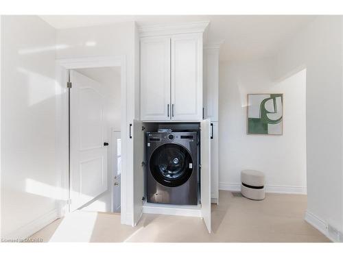 46 Upper Walker Avenue, Stoney Creek, ON - Indoor Photo Showing Laundry Room