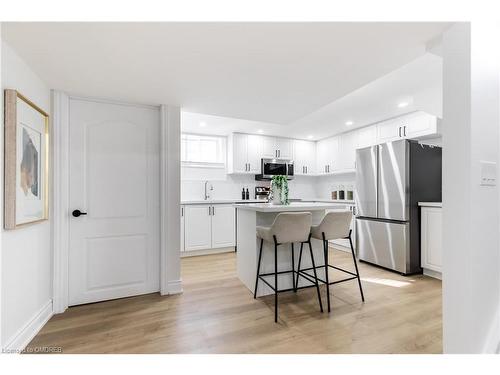 46 Upper Walker Avenue, Stoney Creek, ON - Indoor Photo Showing Kitchen