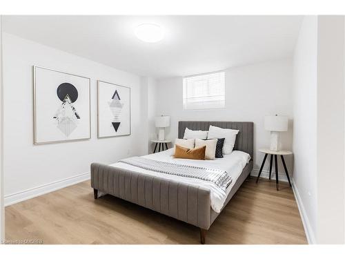 46 Upper Walker Avenue, Stoney Creek, ON - Indoor Photo Showing Bedroom