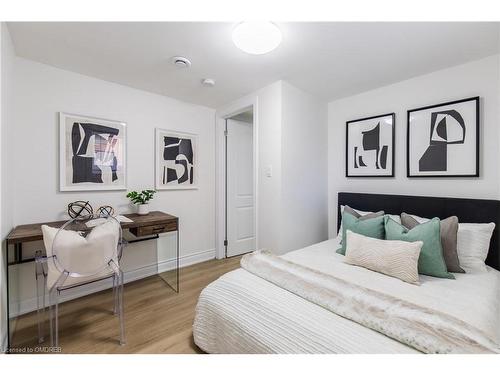 46 Upper Walker Avenue, Stoney Creek, ON - Indoor Photo Showing Bedroom