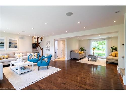 3587 Sideroad 10, Bradford, ON - Indoor Photo Showing Living Room