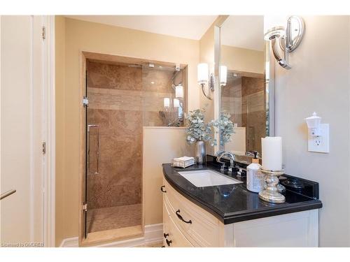 3587 Sideroad 10, Bradford, ON - Indoor Photo Showing Bathroom