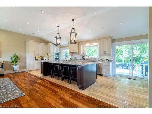 3587 Sideroad 10, Bradford, ON - Indoor Photo Showing Kitchen With Upgraded Kitchen