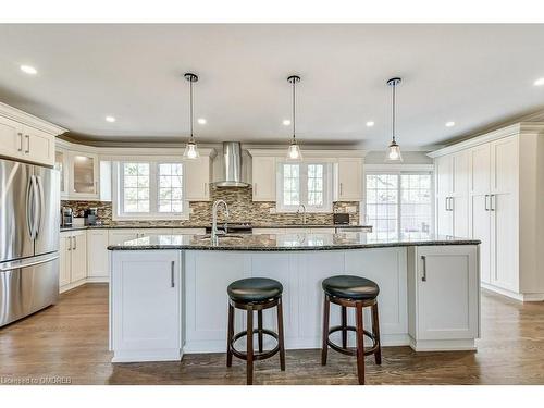 2492 Rebecca Street, Oakville, ON - Indoor Photo Showing Kitchen With Upgraded Kitchen